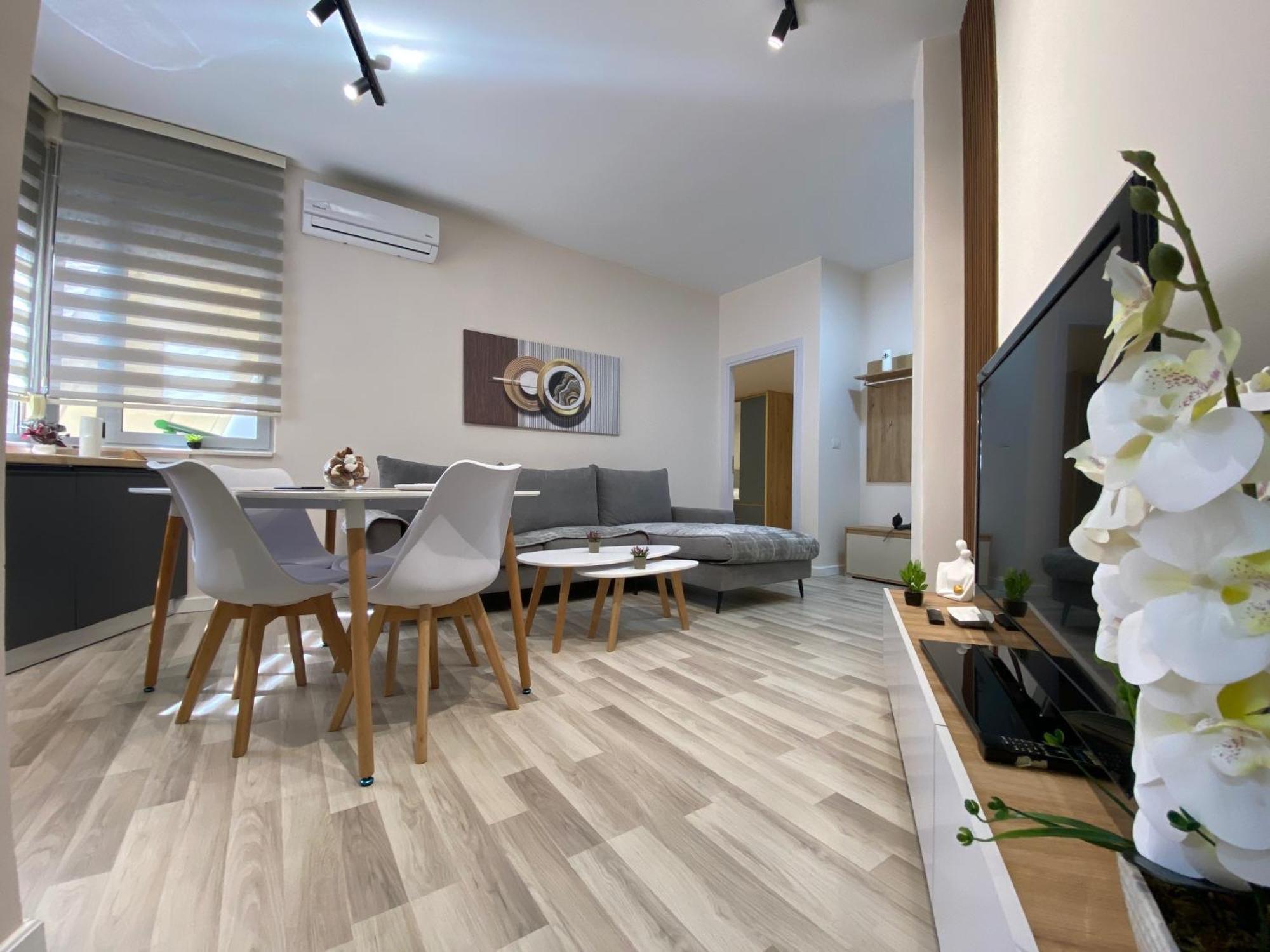 Central Cozy Apartment Tirana Extérieur photo